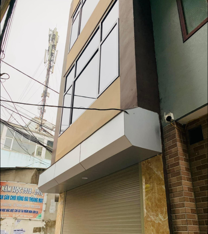 Bán nhà Lĩnh Nam, Hoàng Mai lô góc, 2 mặt ngõ kinh doanh, ô tô đỗ cửa, chỉ nhỉnh 2 tỷ.