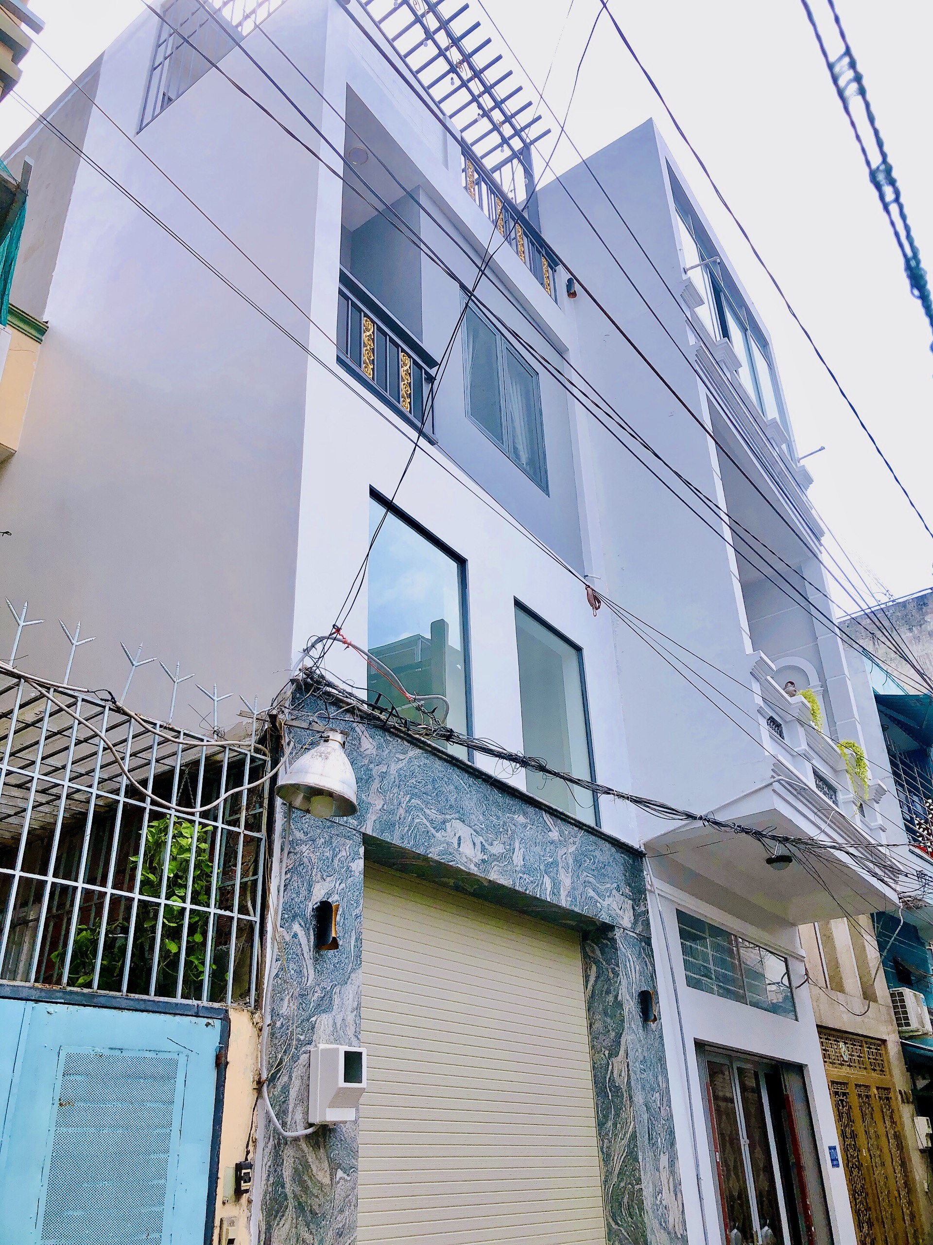 Bán nhà hẻm xe hơi đường Lũy Bán Bích,DT:4x10m đúc 4 tấm nhà mới giá 6 tỷ.