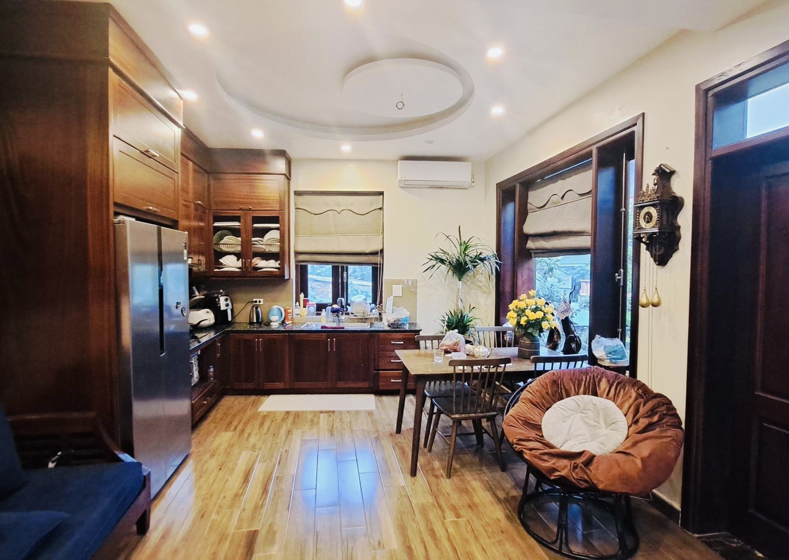 Bán nhà 4Tầng Ngô Gia Tự, Ngõ ô tô tránh,Lô góc, DT 80m2. Giá 8.6 tỷ.