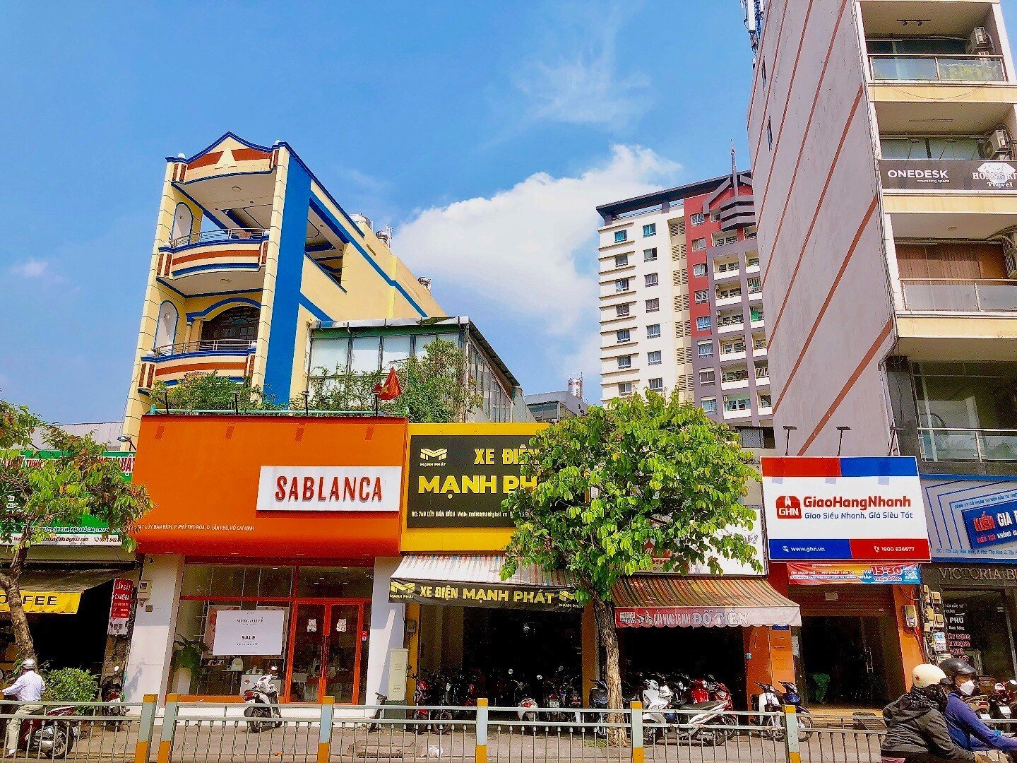 Bán nhà mặt tiền đường Lũy Bán Bích,DT:7.5x23.5m nở hậu 10m giá 45 tỷ.