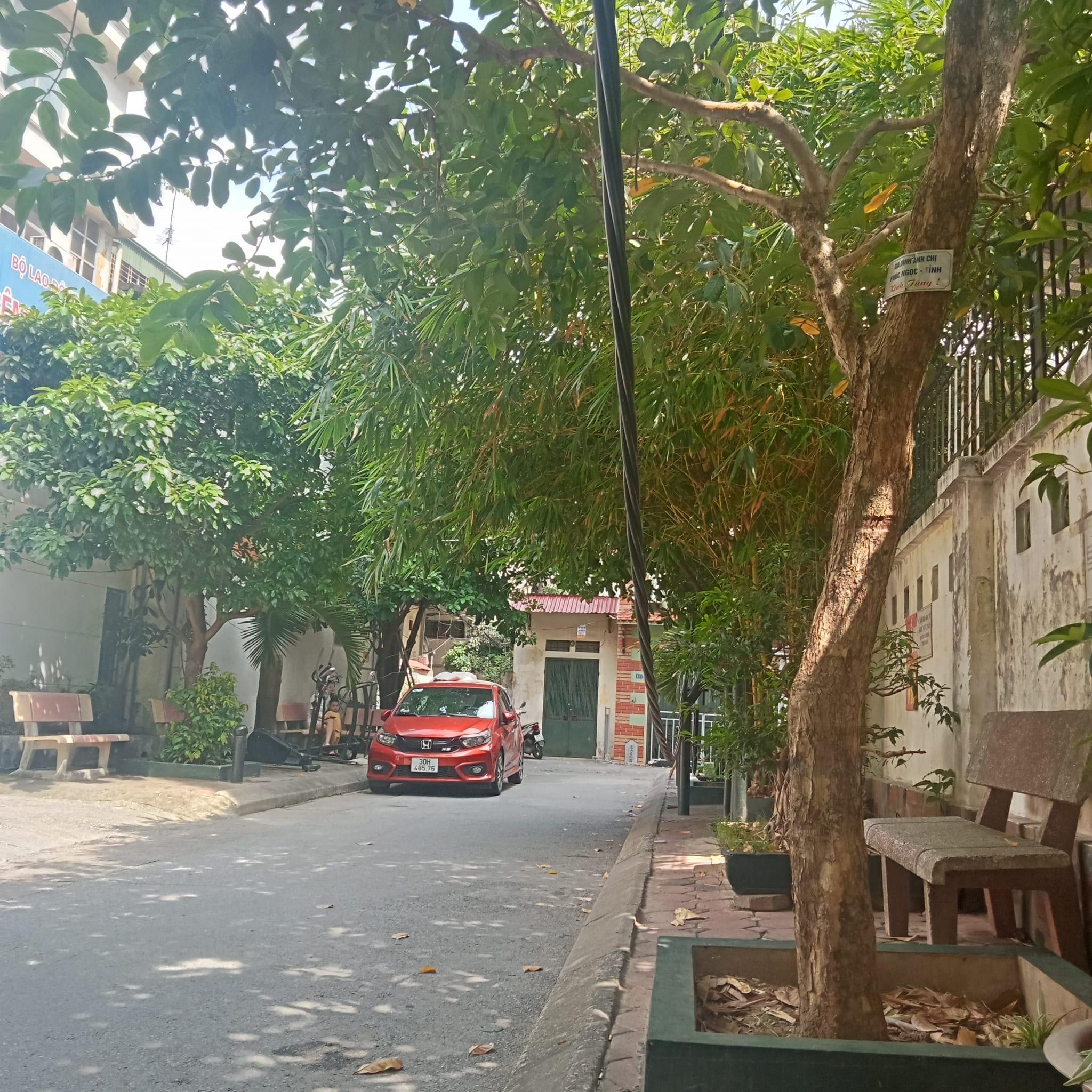 BÁN NHÀ PHÂN LÔ MINH KHAI QUẬN HAI BÀ TRƯNG - 37M 4 TẦNG MT 3.3M - NHỈNH 6 TỶ OTO TRÁNH NHAU KINH DOANH ĐỈNH NHÀ ĐẸP GẦN PHỐ.