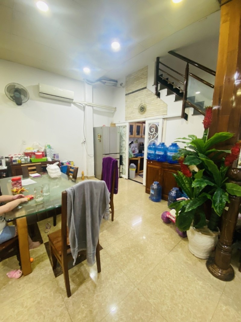 90m2