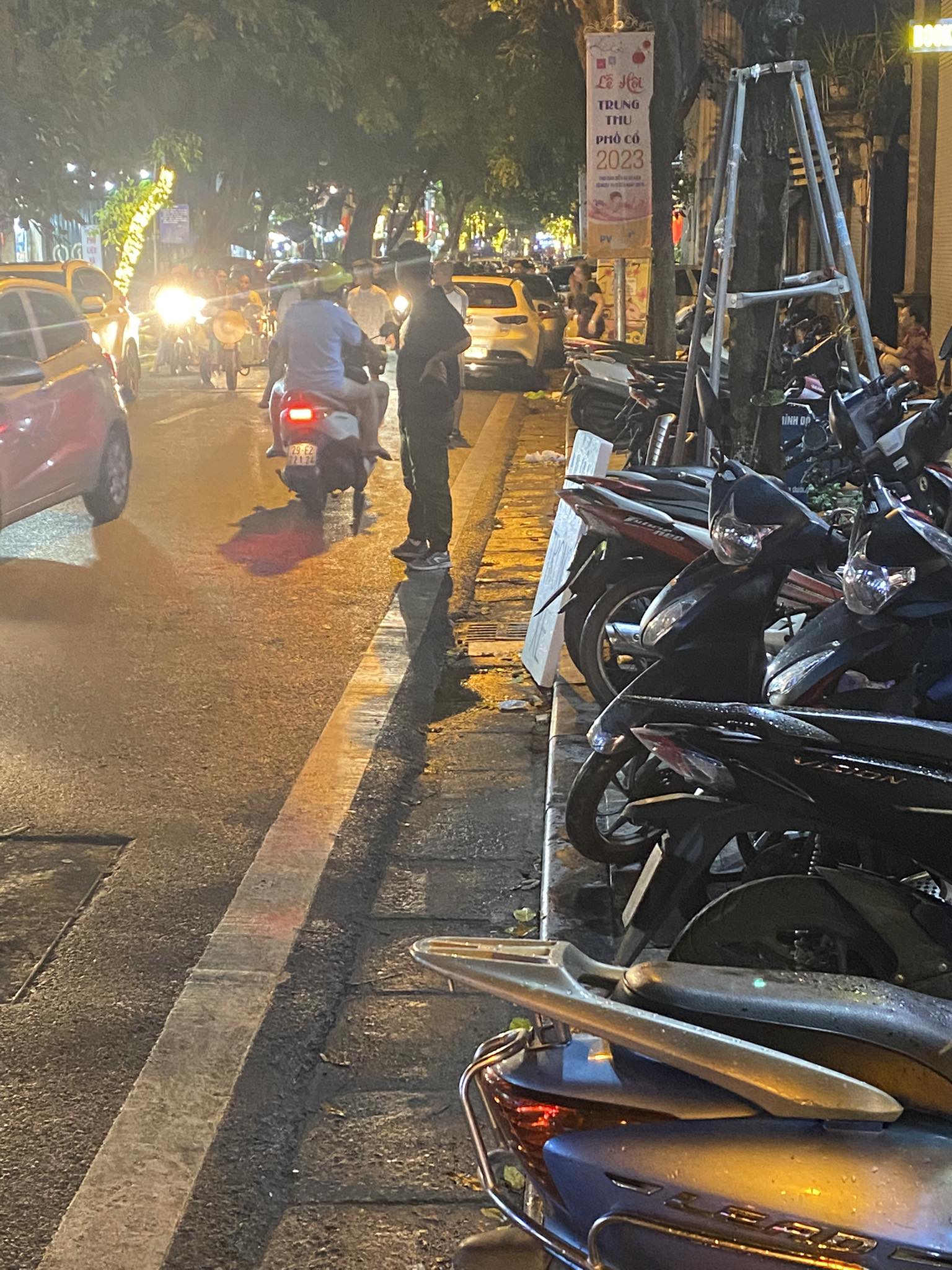 Cần bán 1 căn mặt đường Vũ Thạnh- đống đa.68m2 mặt tiền 6,6m NỞ HẬU chỉ 15,6 tỷ.