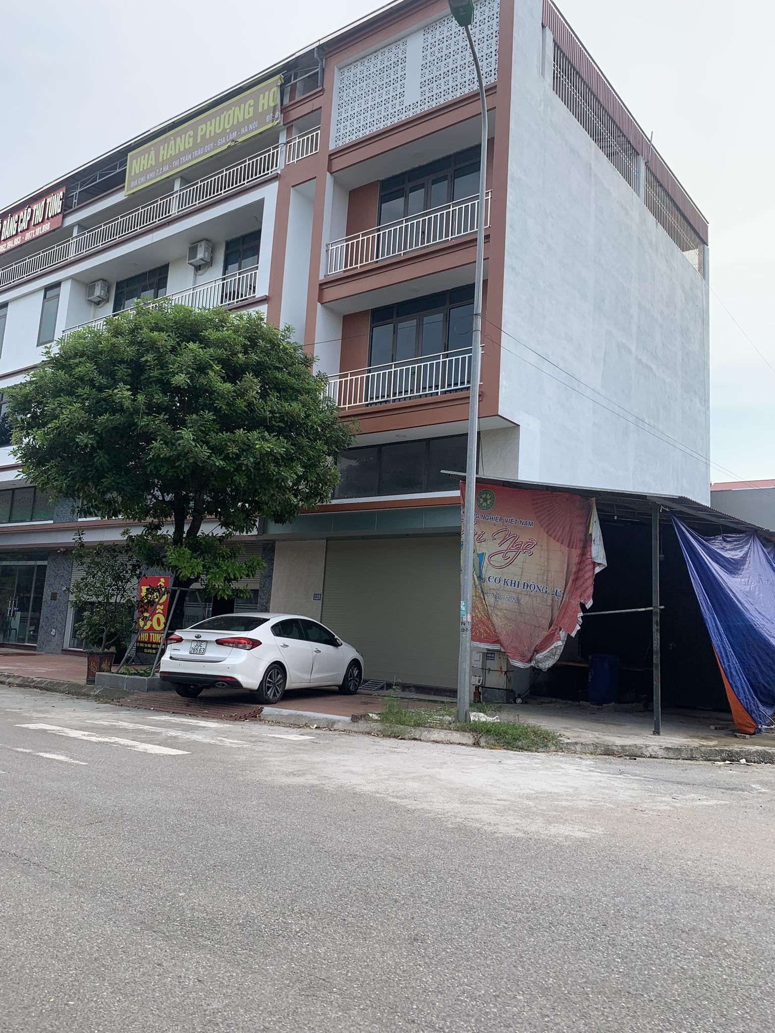 Nhà 4 tầng mặt đường 22m khu TĐC Trâu Quỳ-Gia Lâm.