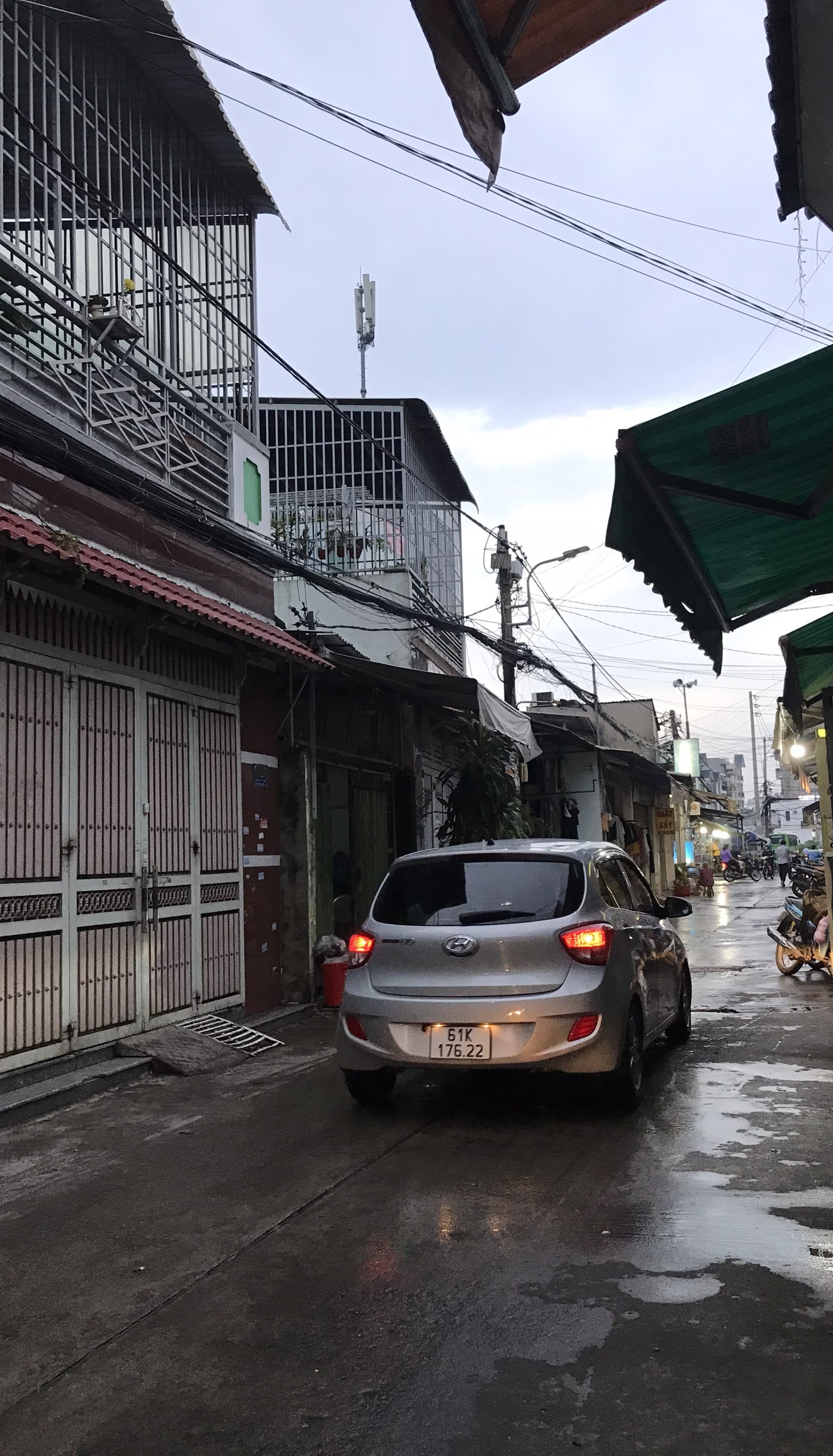 XE HƠI ĐỖ CỔNG NHÀ ĐẸP 2 LẦU 45M2 BÙI QUANG LÀ NHỈNH 2 TỶ.