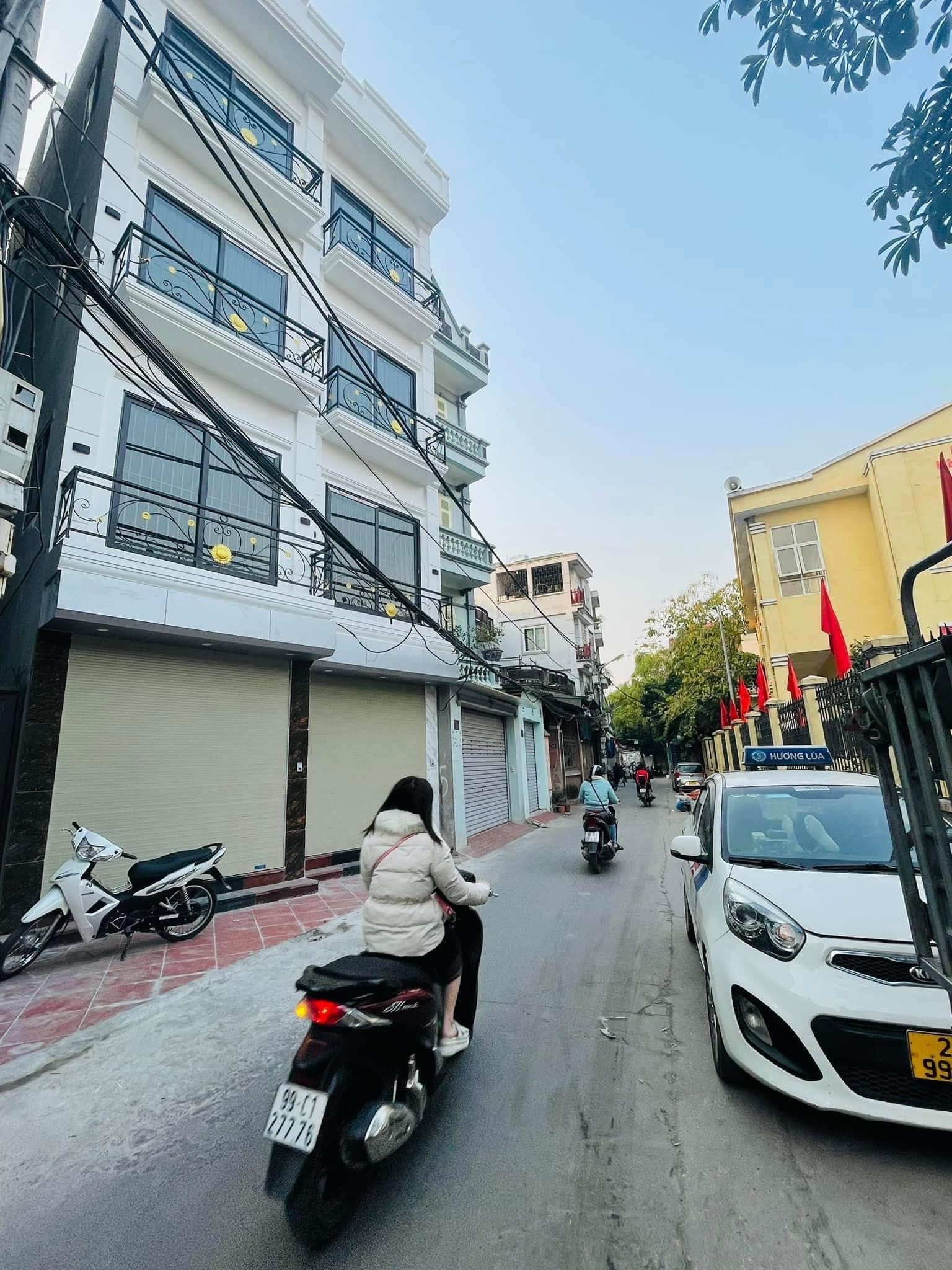 BÁN NHÀ 110 NAM DƯ QUẬN HOÀNG MAI - 35M 5 TẦNG MT 3.5M - NHỈNH 5 TỶ OTO TẢI TRÁNH KINH DOANH ĐỈNH NHÀ MỚI ĐẸP FULL NỘI THẤT.