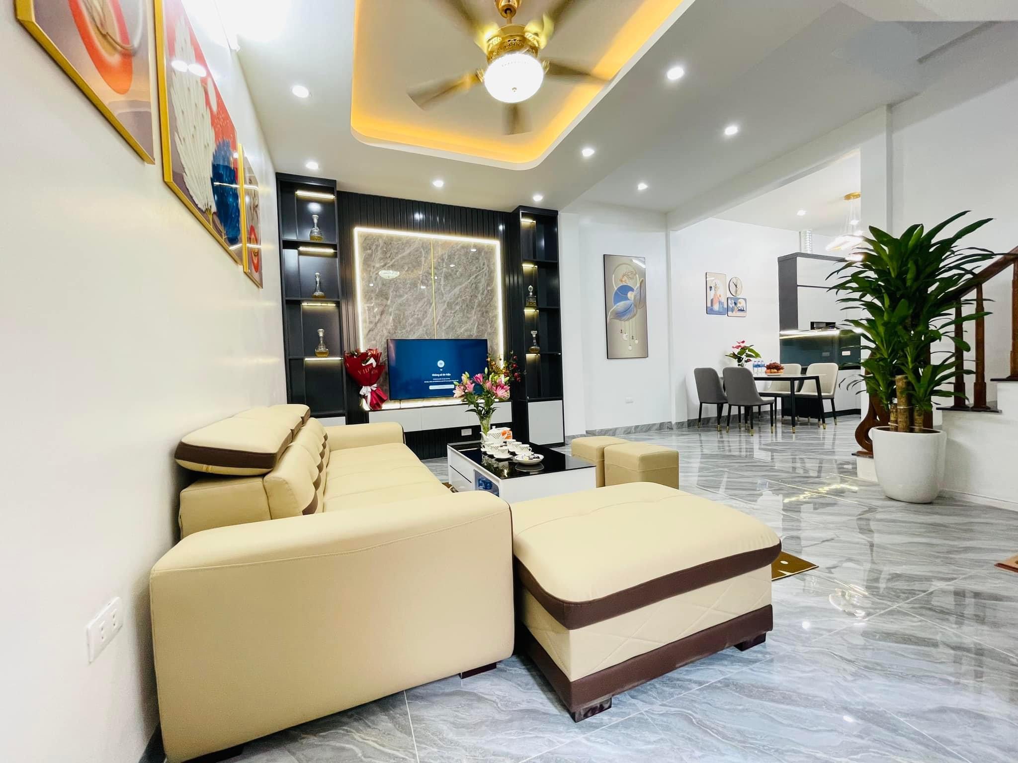 Bán nhà đẹp phố Khương Đình Ở ngay, 38m2 x4 Tầng giá 4.35 tỷ, tặng nội thất sịn