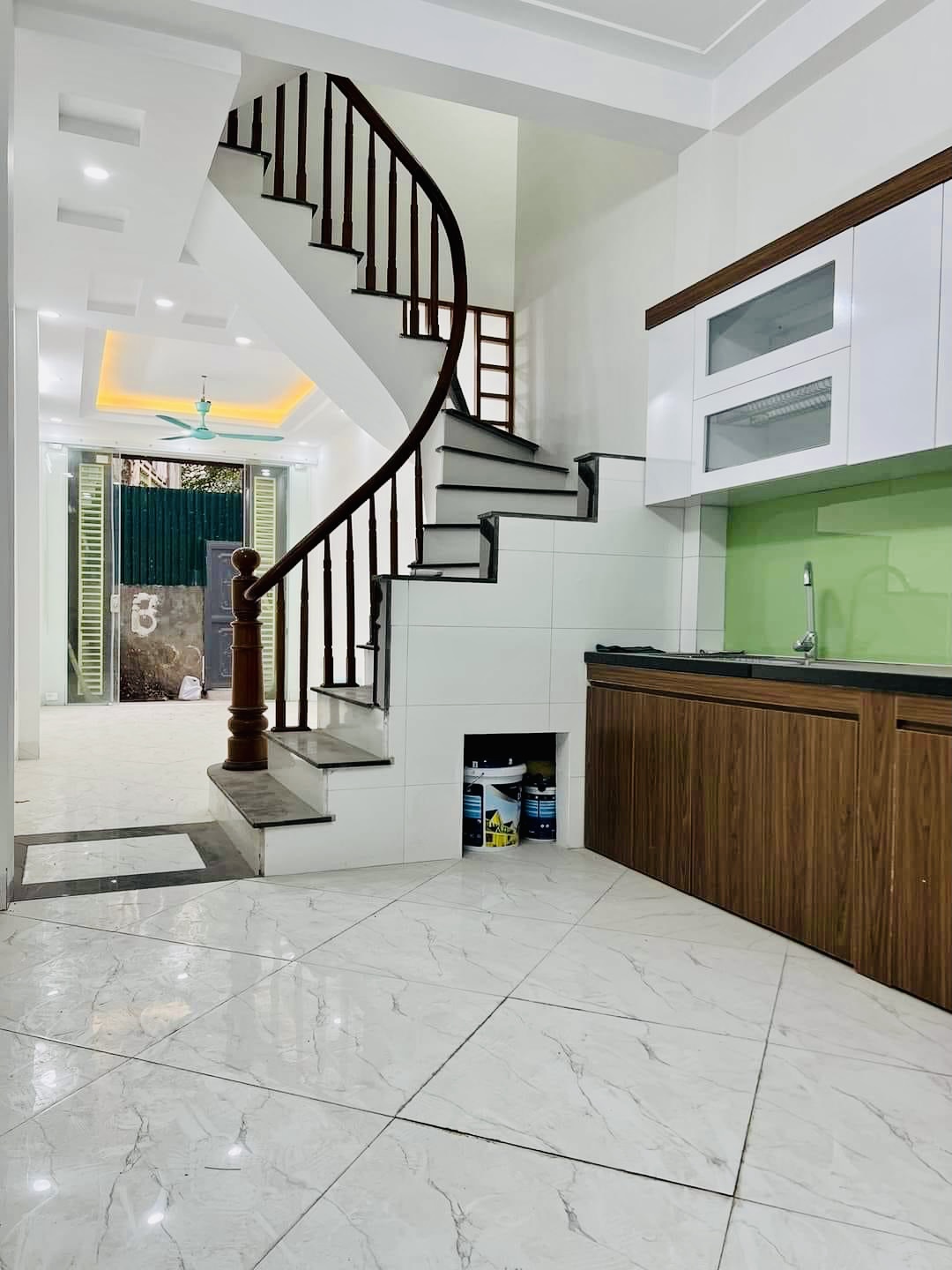 BÁN NHÀ 169 HOÀNG MAI - 37M 5 TẦNG MT 3.1M - NHỈNH 4 TỶ BA GÁC TRÁNH 20M RA OTO GẦN PHỐ GẦN HỒ ĐỀN LỪ NHÀ ĐẸP 6PN Ở SƯỚNG.