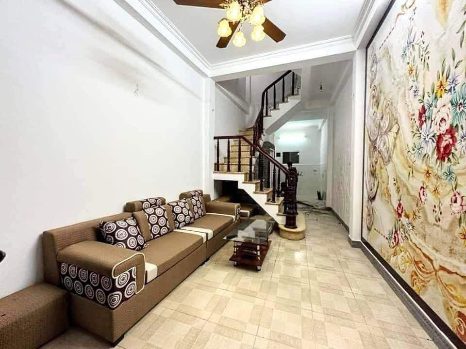 BÁN NHÀ NGÕ 141 NAM DƯ QUẬN HOÀNG MAI - 40M 3 TẦNG MT 3.3M - HƠN 2 TỶ NGÕ BA GÁC ĐUA GẦN OTO NGÕ THÔNG DIỆN TÍCH RỘNG RẺ HIẾM.