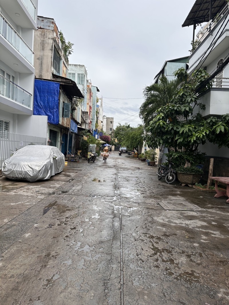 Bán gấp nhà Lạc Long Quân, Quận 11, 50m2, cực ngon, chỉ 4 tỷ hơn.