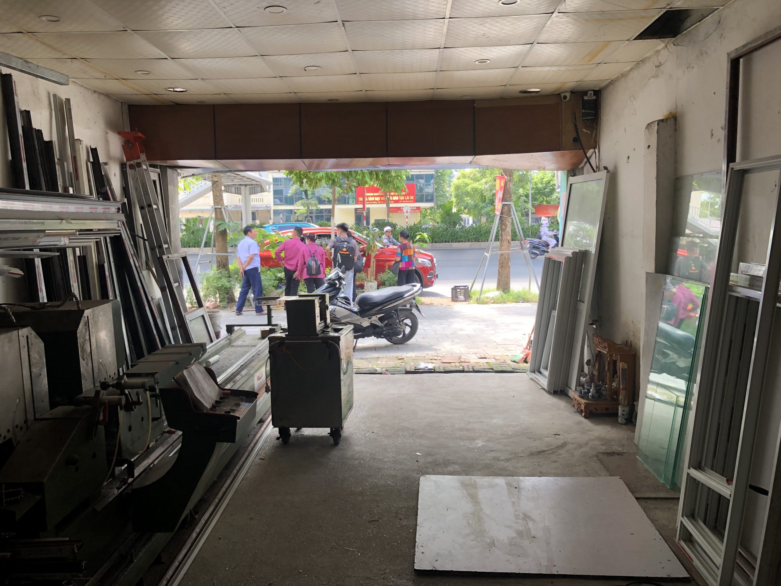 Sang nhượng mặt bằng kinh doanh phố Phạm Văn Đồng - Xuân Đỉnh, Hà Nội..