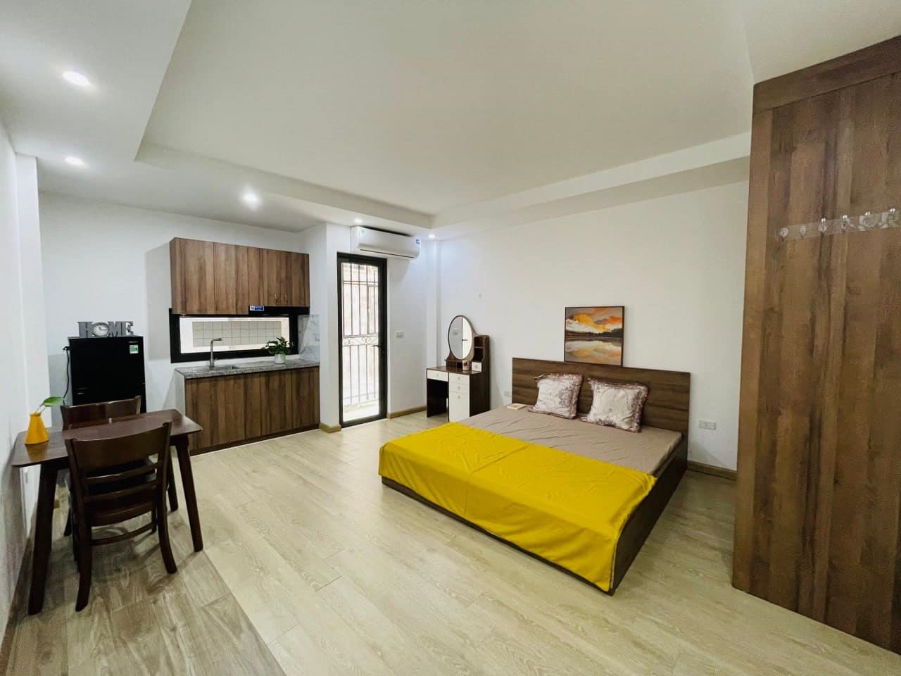 Bán nhà Trung Phụng, Đống Đa, 100m2, mt10m, lô góc xây CCMN đẹp giá 6.9 tỷ.