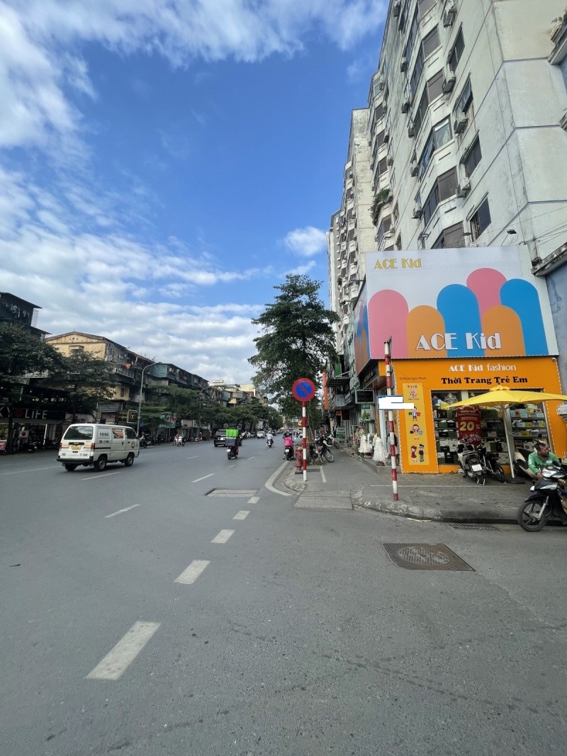 Bán nhà lô góc Phạm Ngọc Thạch, Đống Đa, 60m2, MT8m giá 7 tỷ xây CCMN.