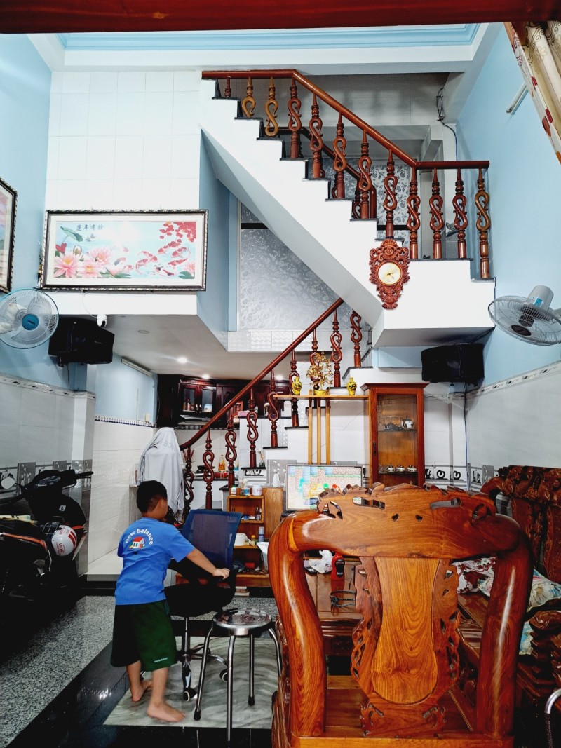 NHÀ ĐẸP 4 TẦNG LÊ VĂN QUỚI Ở NGAY HẺM NHỰA 6M, DT 4 X11M SỔ HỒNG, CHỈ 4.55TỶ.