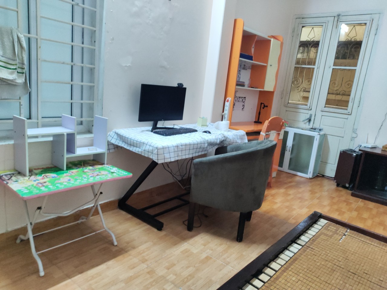 CHO THUÊ NGUYÊN NHÀ TÔN THẤT TÙNG, 4 TẦNG FULL ĐỒ.