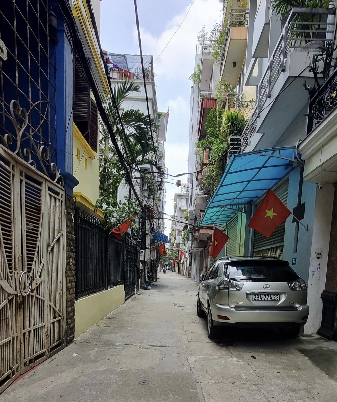 LẠC LONG QUÂN – NHÀ ĐẸP – NGÕ THÔNG THOÁNG – Ô TÔ – 5T, 36M2, 5.8 TỶ.