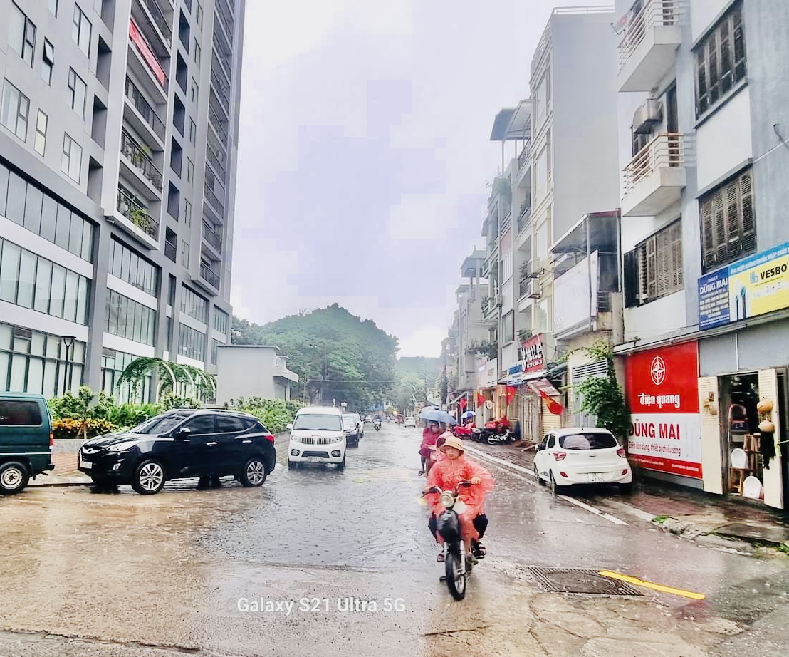 Hiếm! Bán nhà Nguyễn Văn Cừ, 2 mặt ngõ ô tô, kinh doanh, chia lô, DT 62m2.