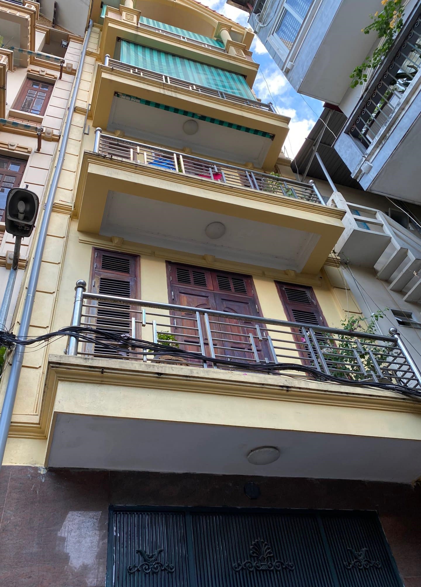 SIÊU PHẨM CẦU GIẤY - 2 MẶT NGÕ - THOÁNG SÁNG TỰ NHIÊN - Ô TÔ ĐỖ CỔNG - NỘI THẤT XỊN SÒ – 58M2, 5T, 9.2 TỶ.