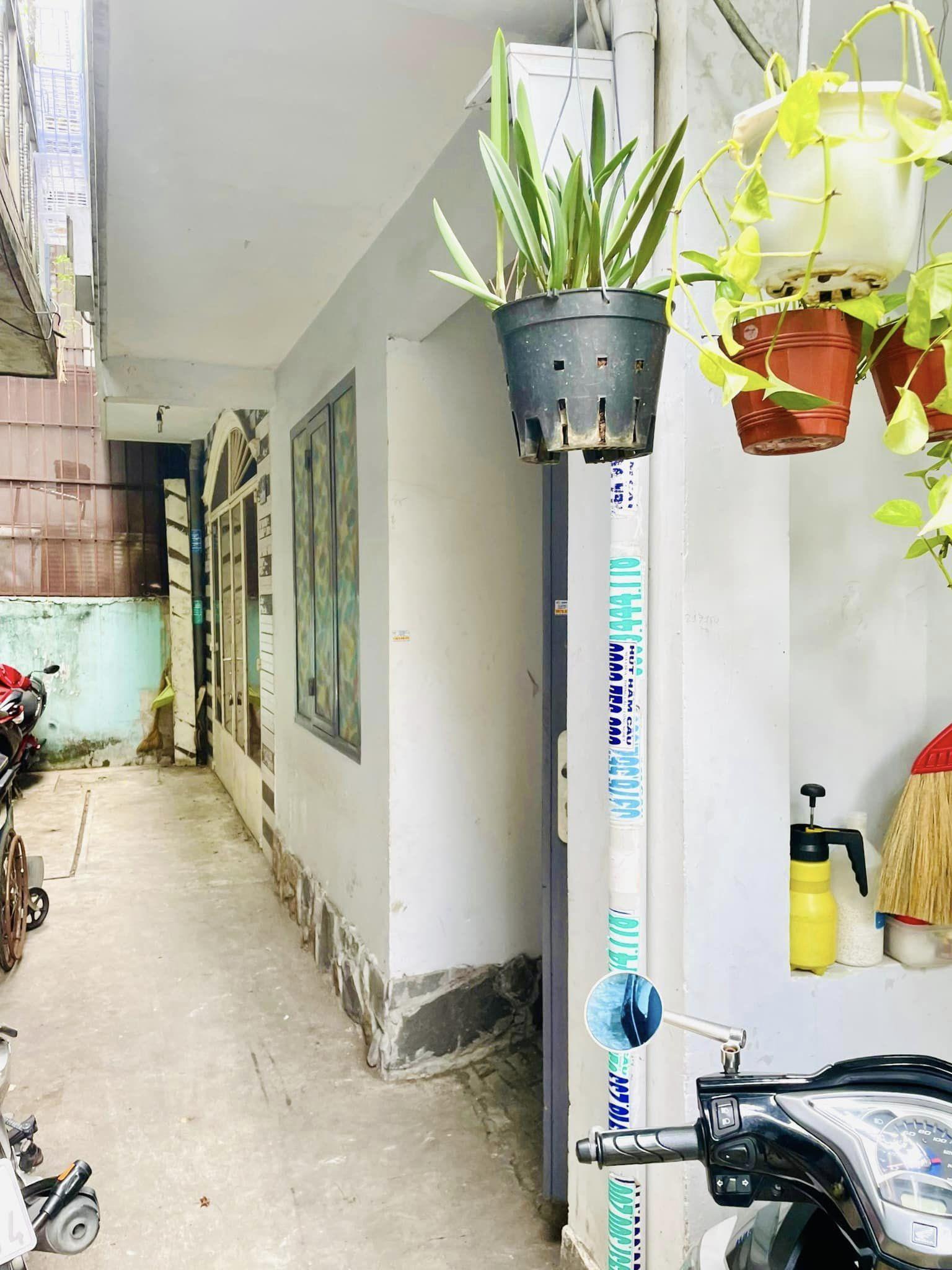 Nhà Đẹp HXH Bùi Quang Là - 45m2 (4,5 x 10 ) Giá Ngộp chỉ 2,7 tỷ.