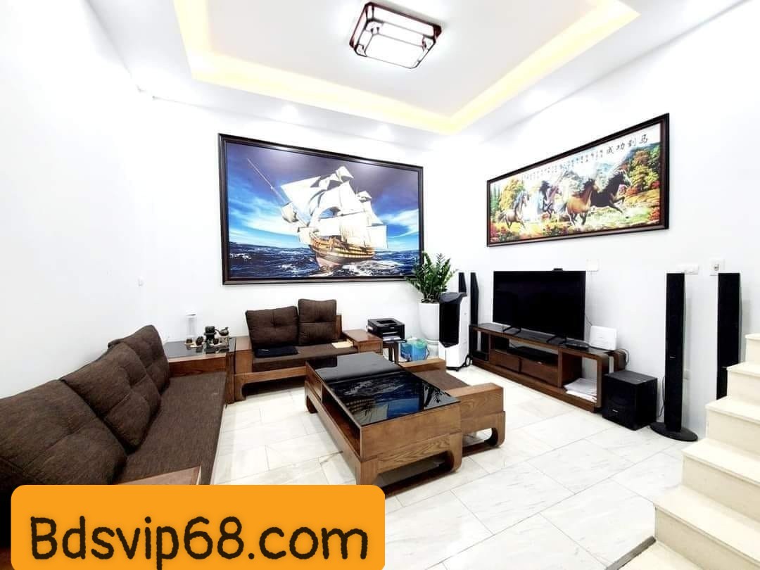 Cần bán nhà đẹp ở ngay phố Nhân Hòa, 41m2 5 tầng chắc chắn, mặt tiền 5m giá 6.5 tỷ.