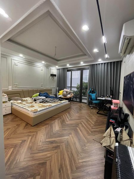 BÁN GẤP NHÀ ĐẸP CẦU GIẤY, DÂN XÂY, ÔTÔ ĐỖ CỬA, GẦN HỒ ĐH, KINH DOANH, 63M2 NHỈNH 10TỶ.