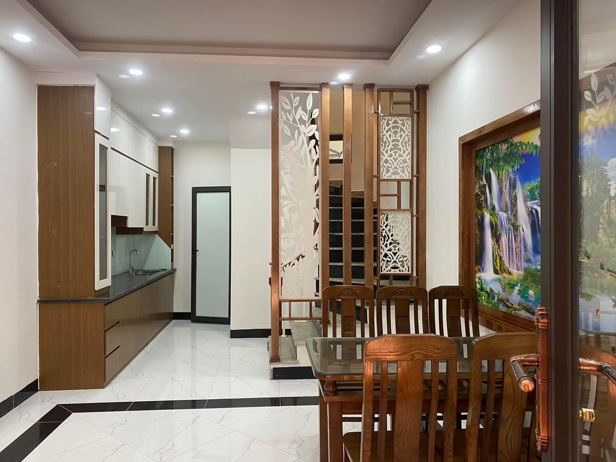 Bán nhà đẹp ở ngay phố Khương Đình, 35M2 x5 Tầng, MT4m giá 4.2 tỷ, ngõ nông.