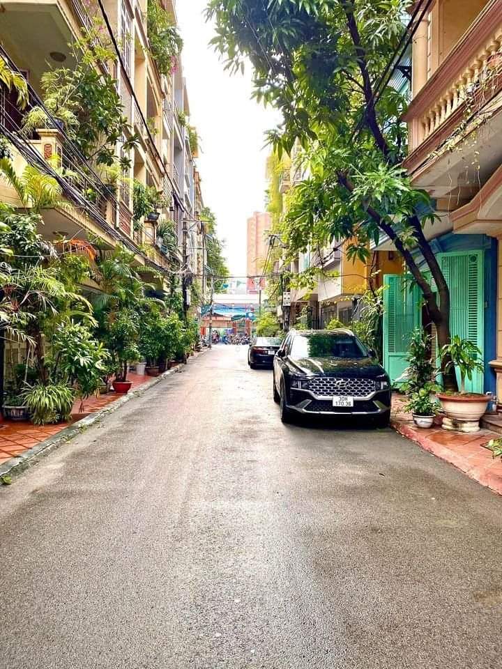 Bán nhà Ngụy Như Kon Tum - Khuất Duy Tiến. Phân Lô- Ô tô- 50m2x4T, MT5m hơn 9 tỷ.