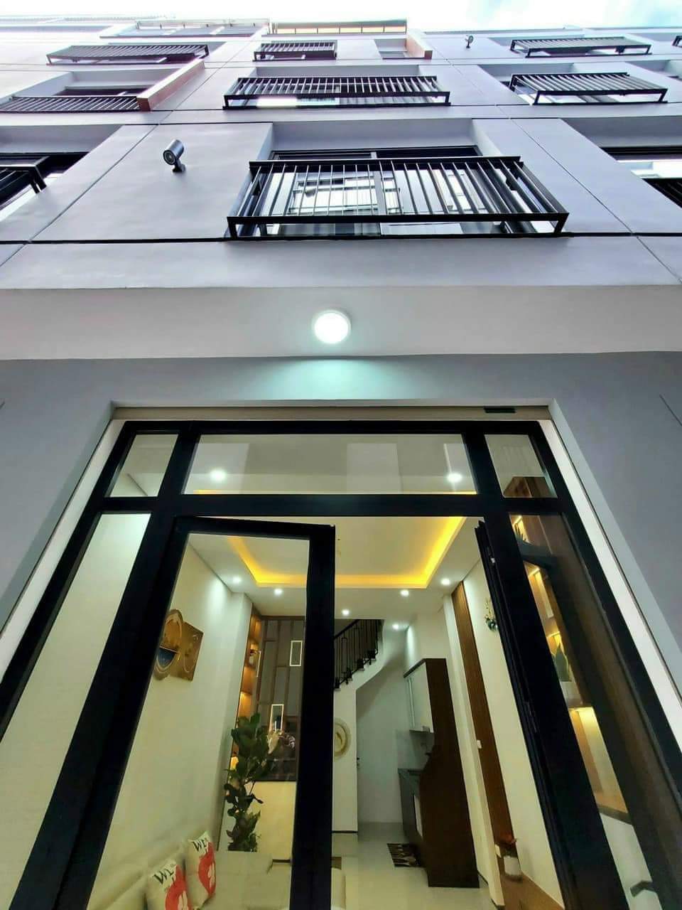 Phân lô Ngọc Thụy Long Biên Dt 38m2 5 Tầng Mt 4m Ô tô Ở Kd Nhỉnh 3 tỷ.