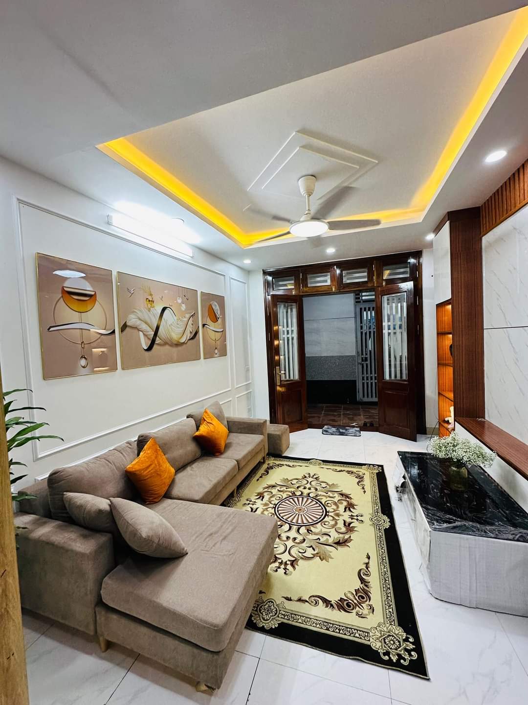 BÁN NHÀ MỸ ĐÌNH,NGÕ RỘNG GẦN PHỐ,GẦN CHỢ,1KM RA BẾN XE,30M2×5T,MT:3,3M