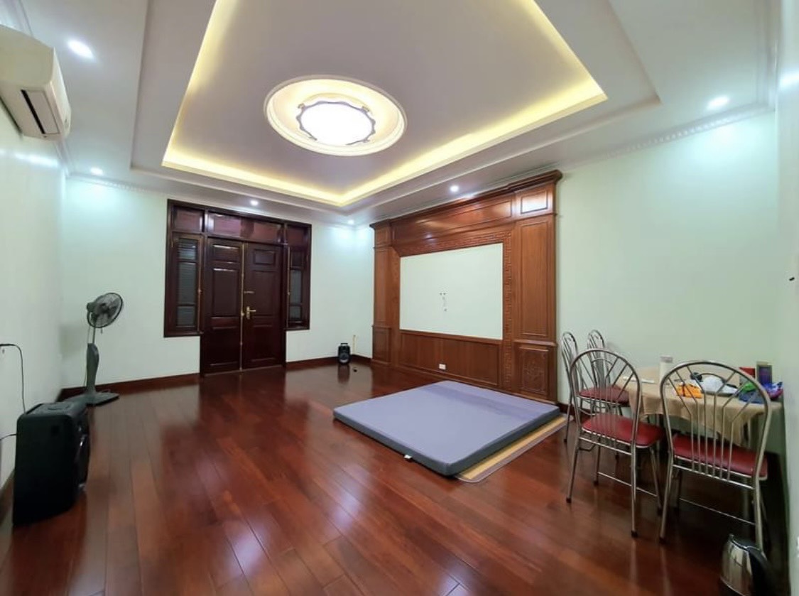 LÔ GÓC, MỄ TRÌ, SÁT Ô TÔ, 44M, NHỈNH 5 TỶ.