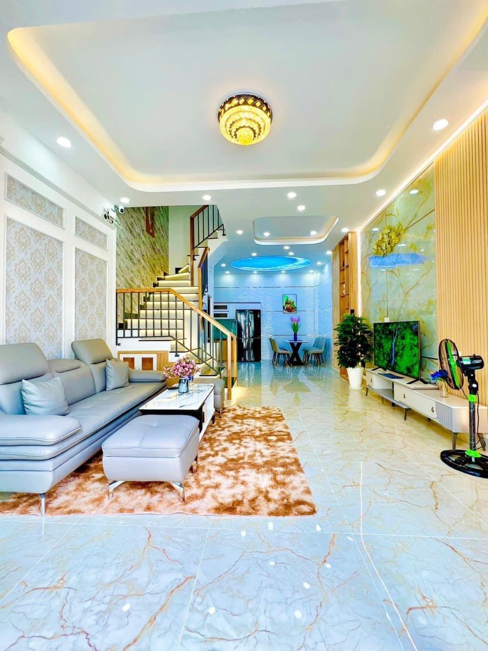 QUÁ HIẾM, PHÂN LÔ QUAN NHÂN, MẶT TIỀN HƠN 4M, 5.X TỶ.