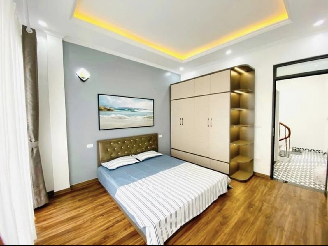 RẺ BẤT NGỜ, MỄ TRÌ THƯỢNG, Ô TÔ ĐỖ CỬA, CHÀO GIÁ 5 TỶ.