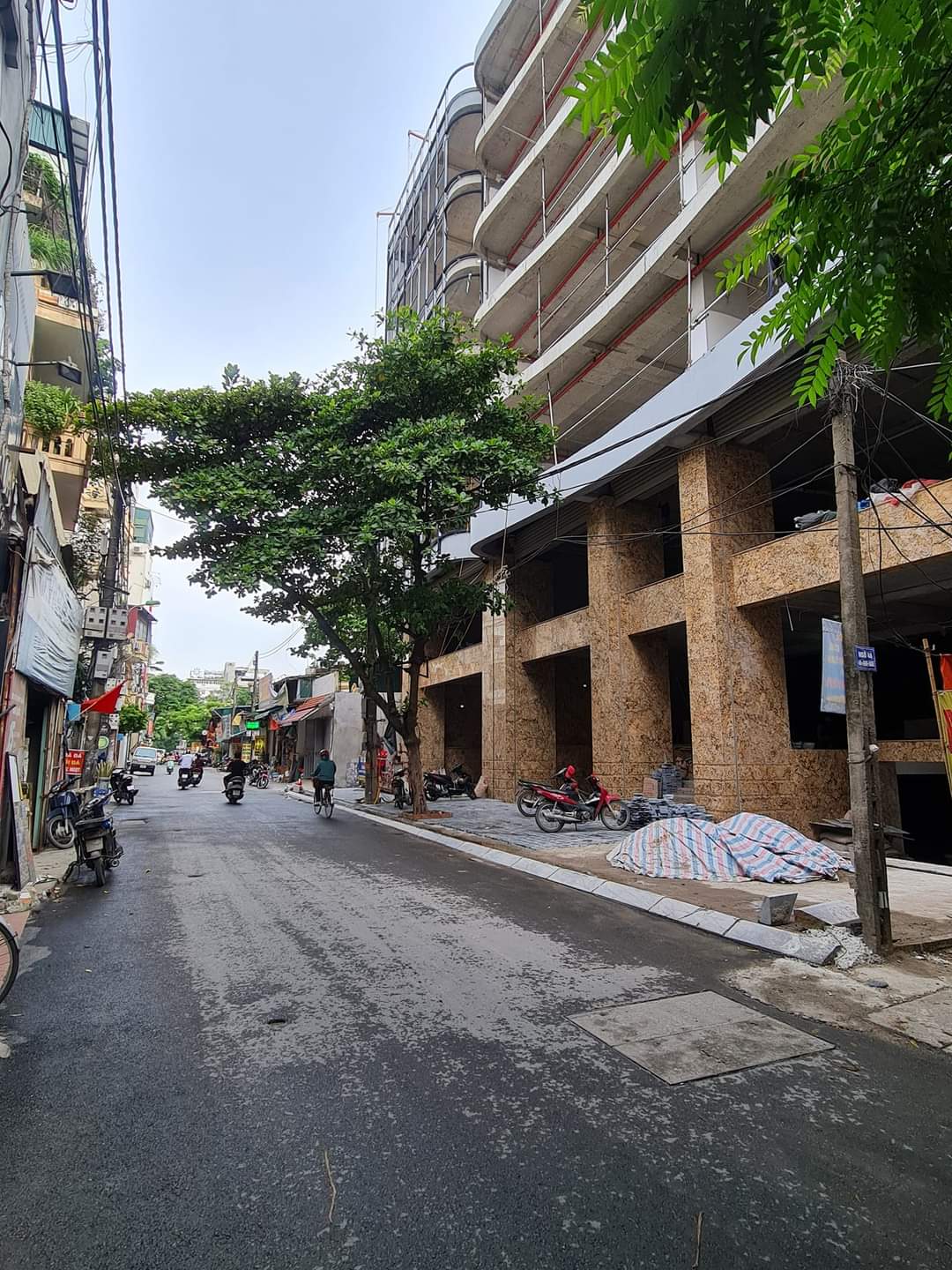 ĐẤT VÀNG HOÀNG NGÂN, Ô TÔ ĐỖ, 72M, MẶT TIỀN RỘNG HƠN 7M.