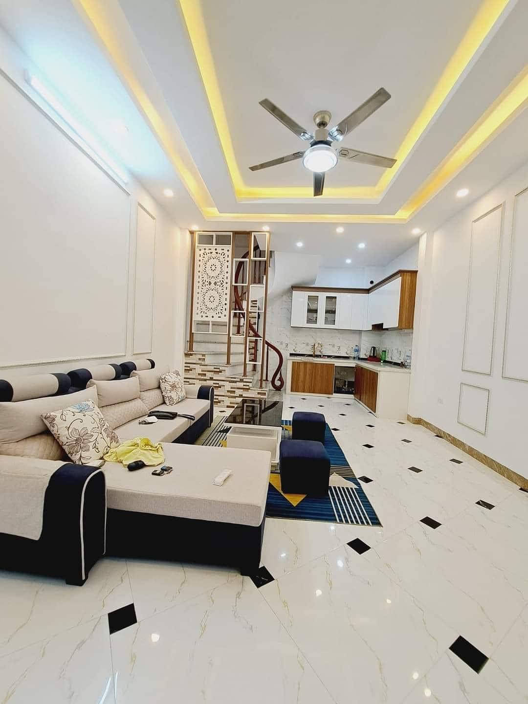 ĐẸP VÔ CÙNG, VẠN PHÚC, Ô TÔ CÁCH 5M, 3.X TỶ.