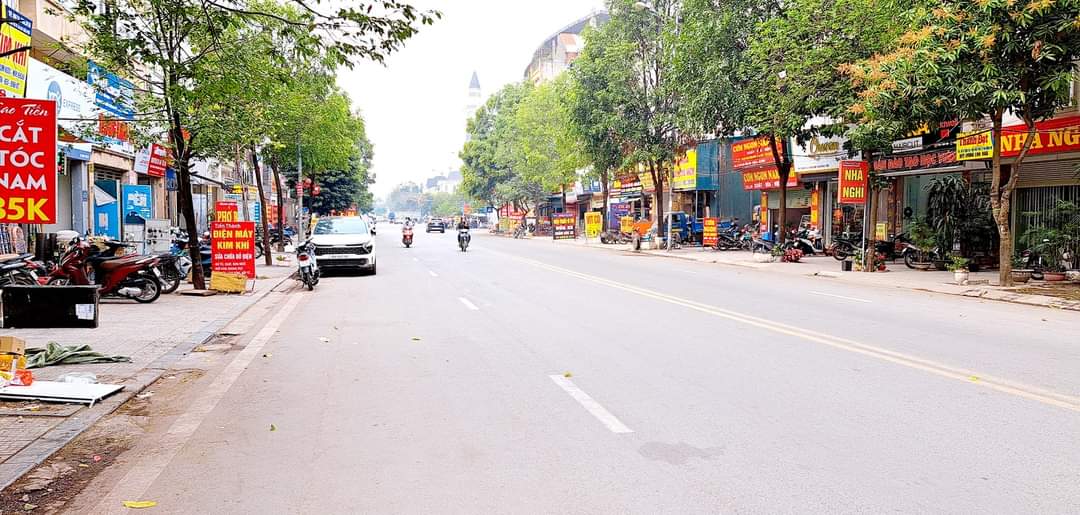 CỰC PHẨM, TRỤC CHÍNH KINH DOANH, VĂN PHÚ, HIẾM VÔ CÙNG.