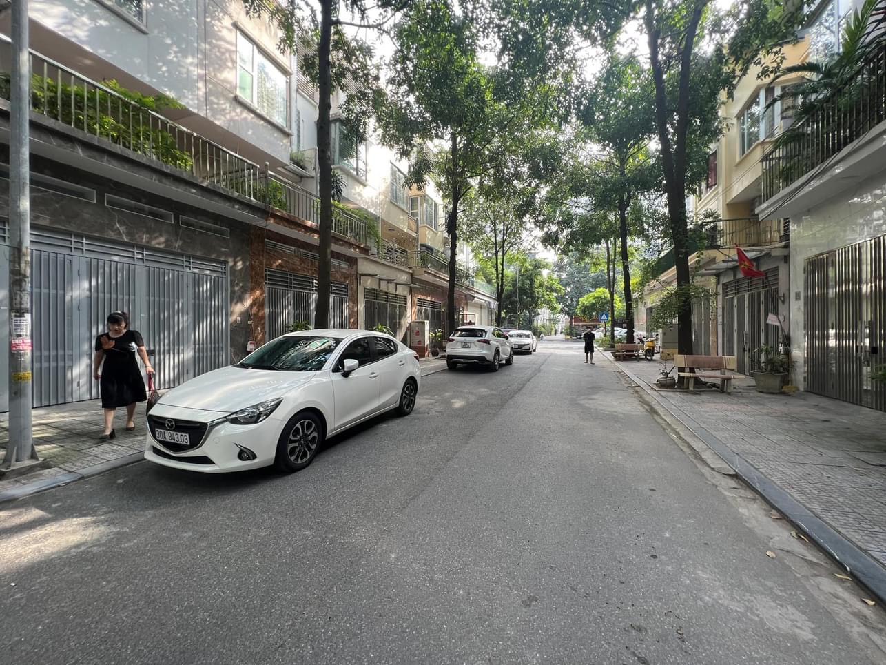 LIỀN KỀ VĂN PHÚ, VIEW ĐỒNG HỒ, NHỈNH 11 TỶ.