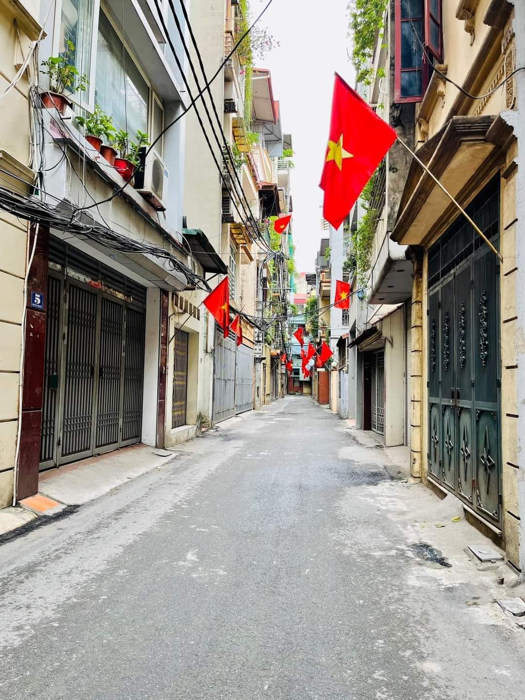 HIẾM QUÁ NHÂN HOÀ ƠI,, 39M, LÔ GÓC, NHỈNH 5 TỶ.