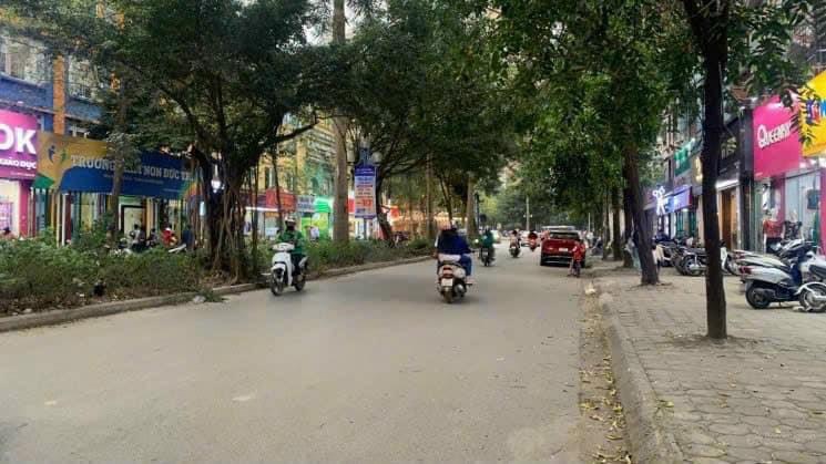 LIỀN KỀ XA LA, SÁT ĐƯỜNG ĐÔI, KINH DOANH, MẶT TIỀN 5M.