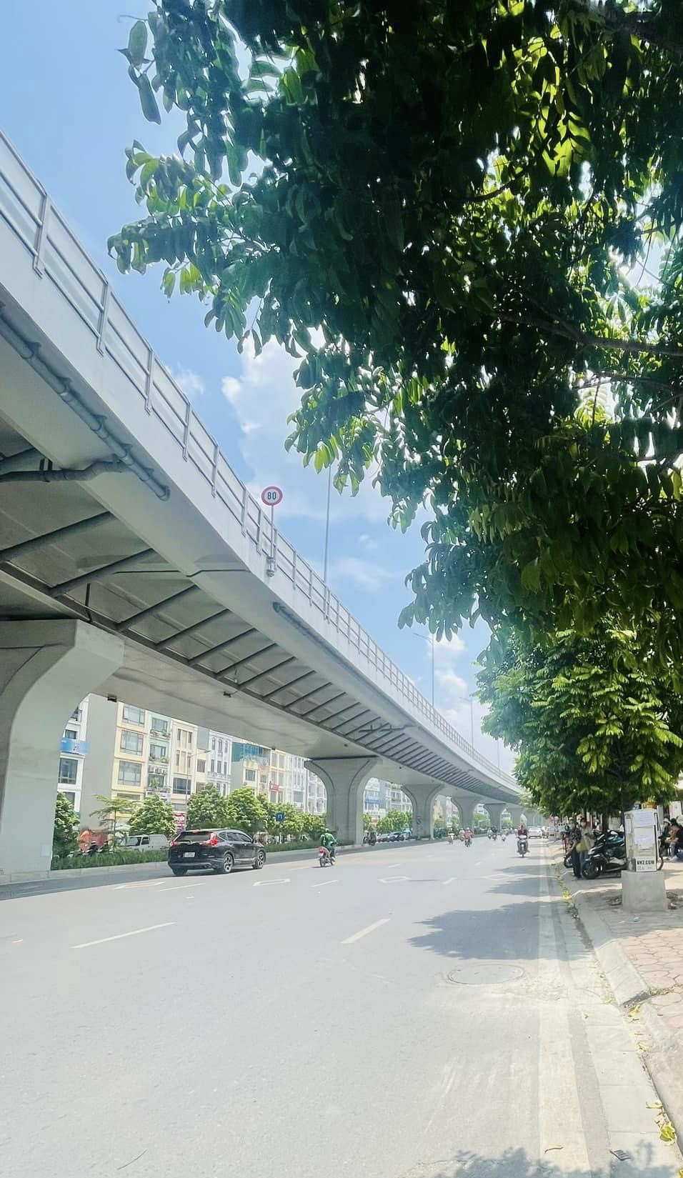 Nhà mặt phố Trường Chinh, lô góc 3 thoáng, vị trí đẹp, kinh doanh đỉnh, 198m2, MT 7.5m, 59 tỷ..