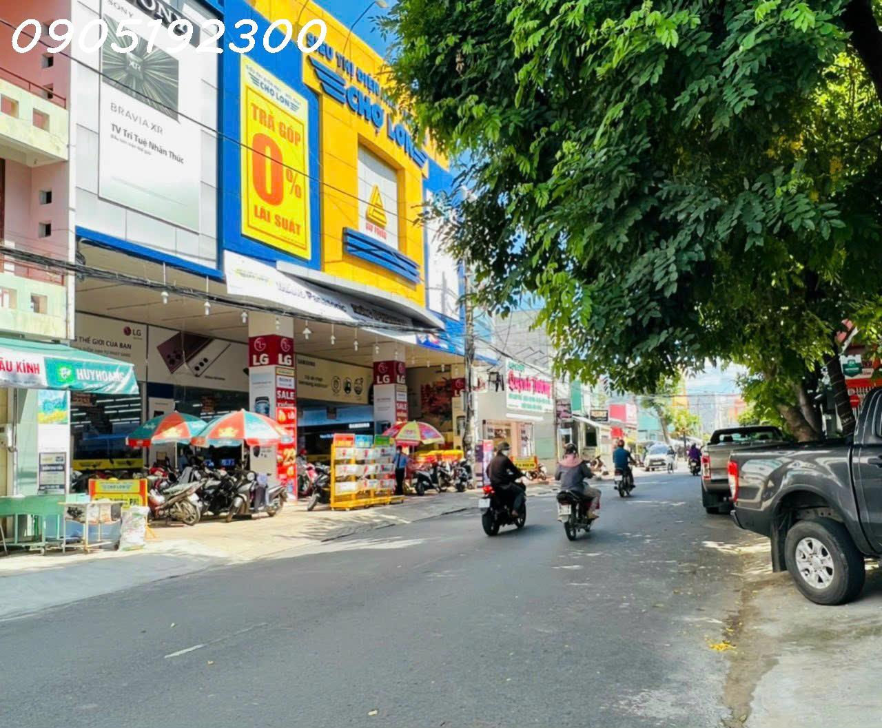 NHÀ PHỐ KON TUM, ĐƯỜNG HOÀNG VĂN THỤ 4,1M NGANG (NỞ HẬU 4.4) X 56M, GIÁ 7,7 TỶ.