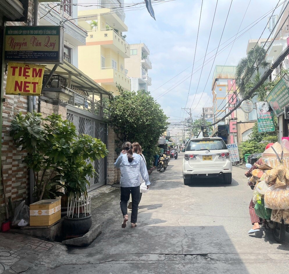 Q7 NHÀ MẶT TIỀN KINH DOANH ĐƯỜNG HẺM 8M , KHU TRUNG TÂM HUỲNH TẤN PHÁT, NGANG 7M KHU VỰC ĐẮT ĐỊA SẦM UẤT TIỆN ÍCH BAO.