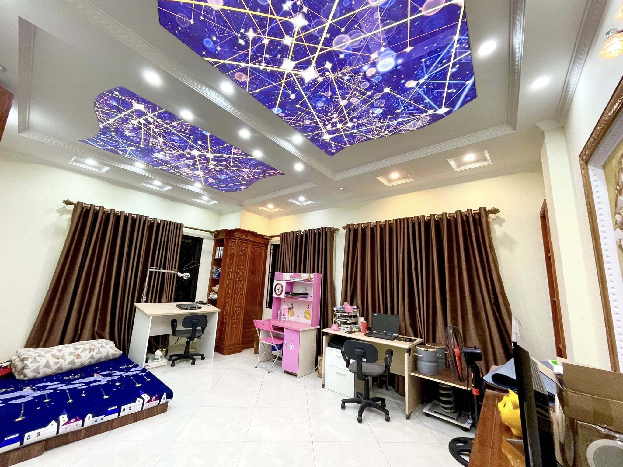 Bán nhà Thạch Bàn, Ô tô, Gần phố, 3 thoáng, 45 m2, 5T, nhĩnh 4 tỷ..