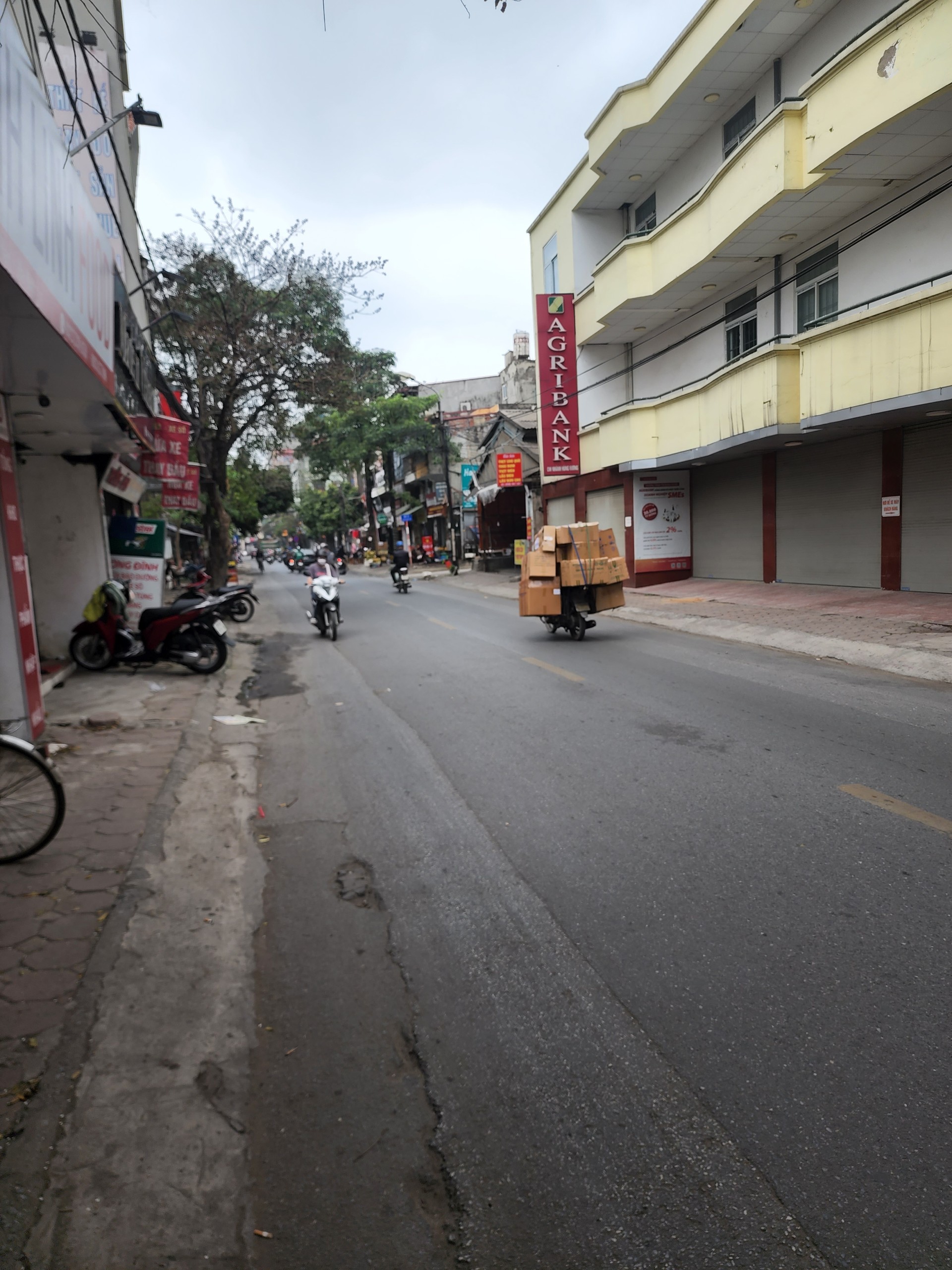 Bán nhà mặt phố Đại Từ : 45m x3T , kinh doanh , vỉa hè rộng --5,2 tỷ