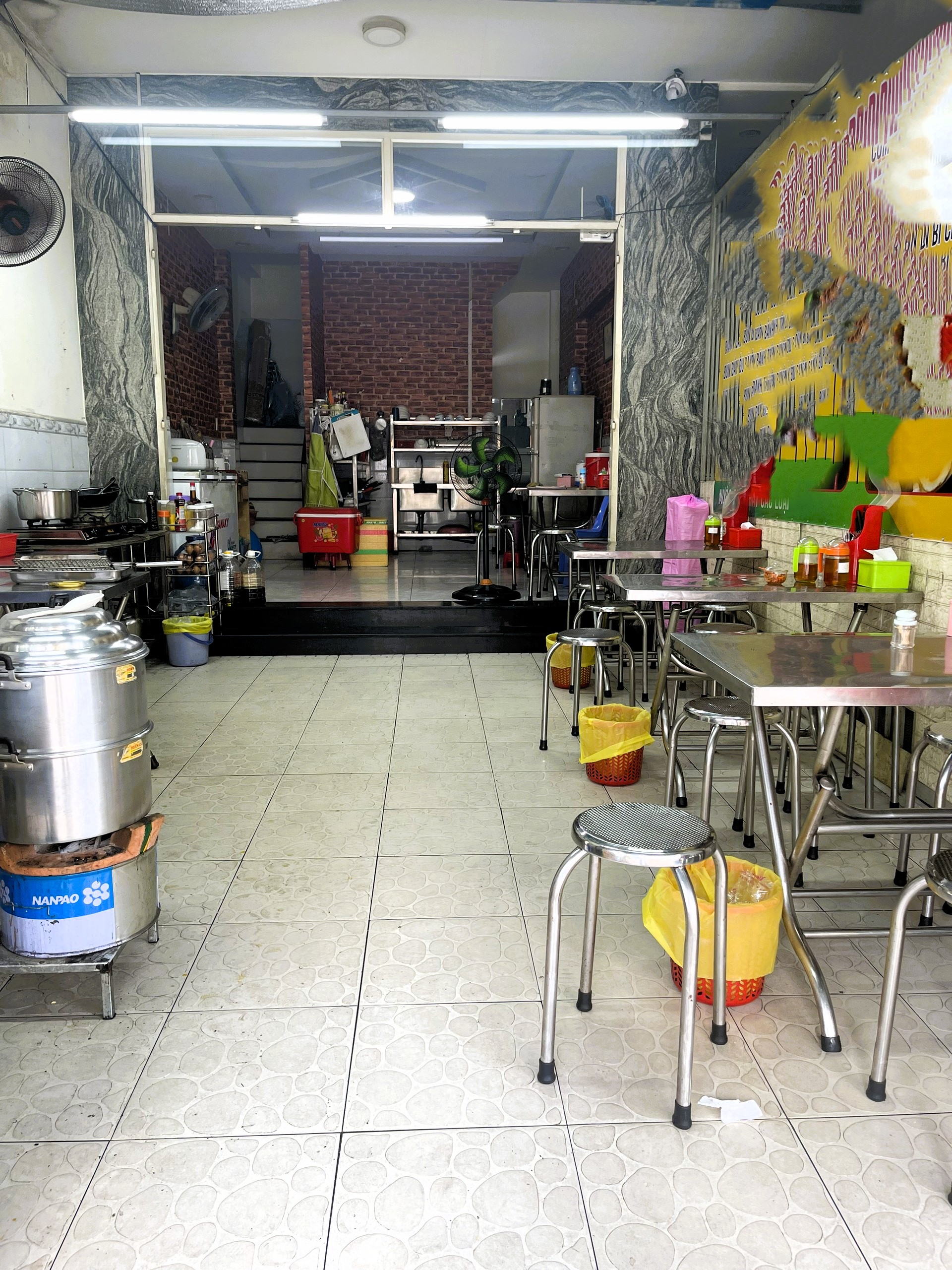 Sang quán ăn sáng trưa mặt tiền đường Linh Đông