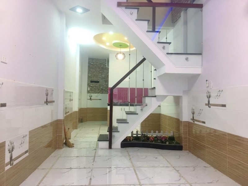 Nhà Mới Ở Ngay - Lý Thái Tổ - Sư Vạn Hạnh Quận 10, Giá chỉ 4.9tỷ TL.