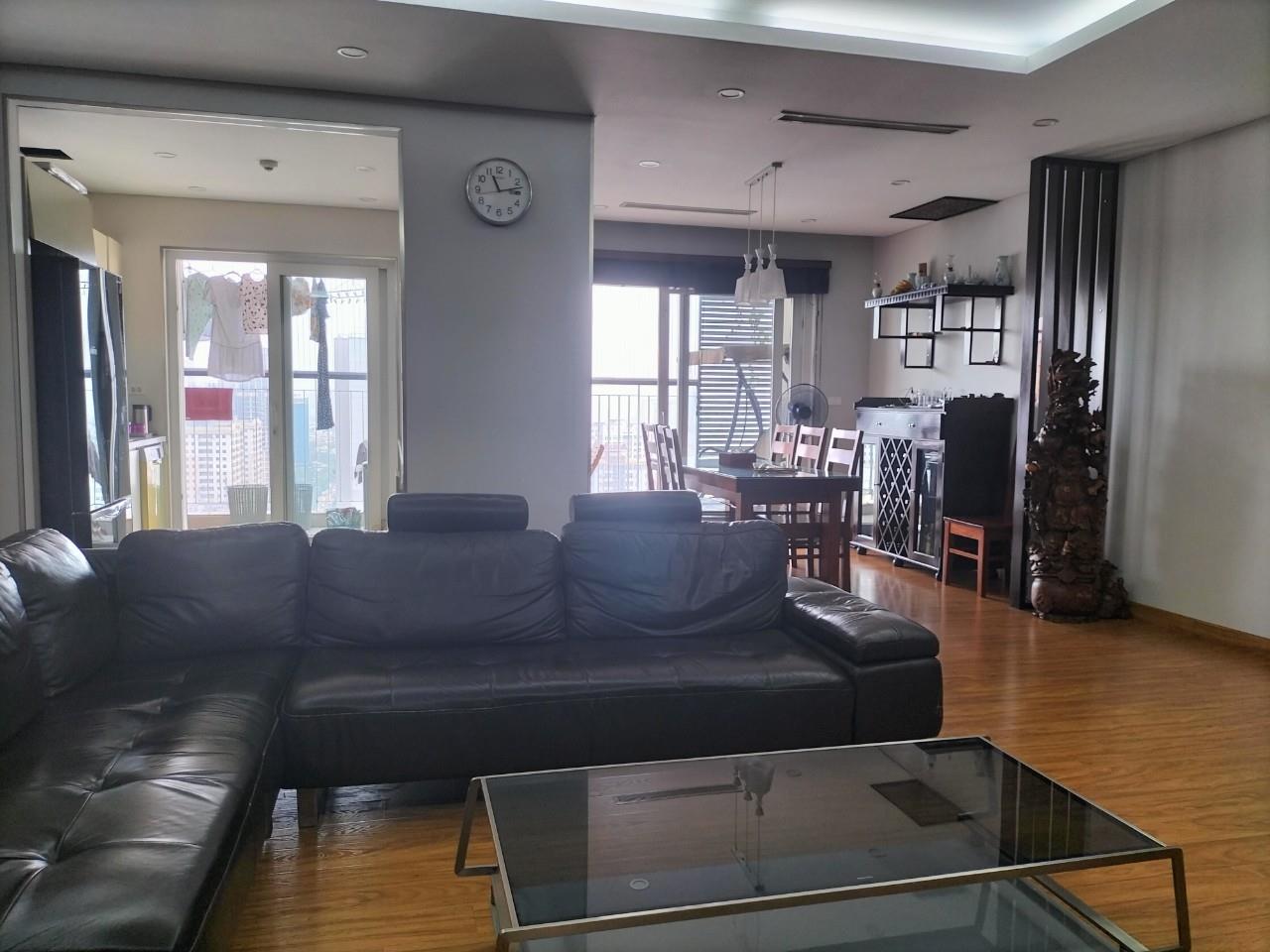 BÁN CHUNG CƯ LUXURY PARK VIEWS CẦU GIẤY 113M 3 NGỦ 2 WC GIÁ TỐT.