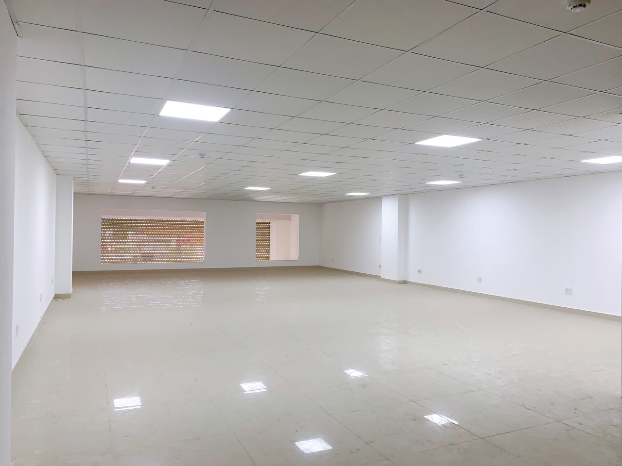 Bán Shophouse Vinhome Gardenia Hàm Nghi, Nam Từ Liêm. DT 93m x 5t, mặt tiền 6m. Giá 28.8 tỷ TL.