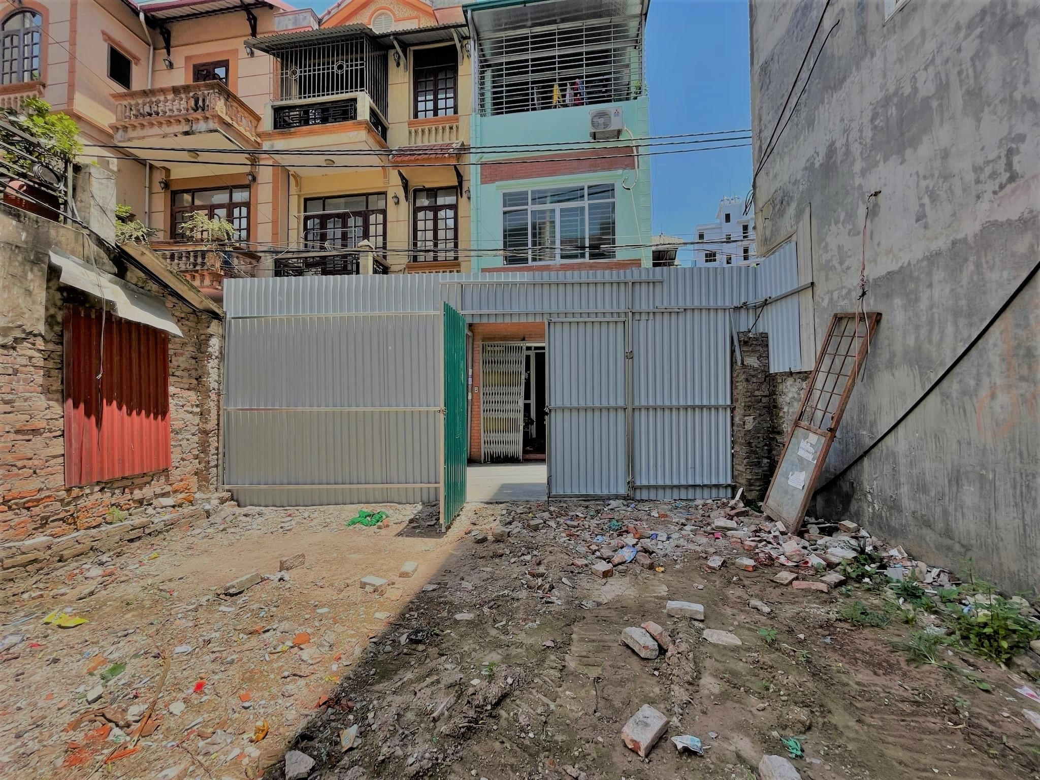 Bán đất ngõ 535 Lạc Long Quân, Tây Hồ, MẶT TIỀN KHỦNG 6.8M diện tích 70m2 giá 9.2 tỷ.