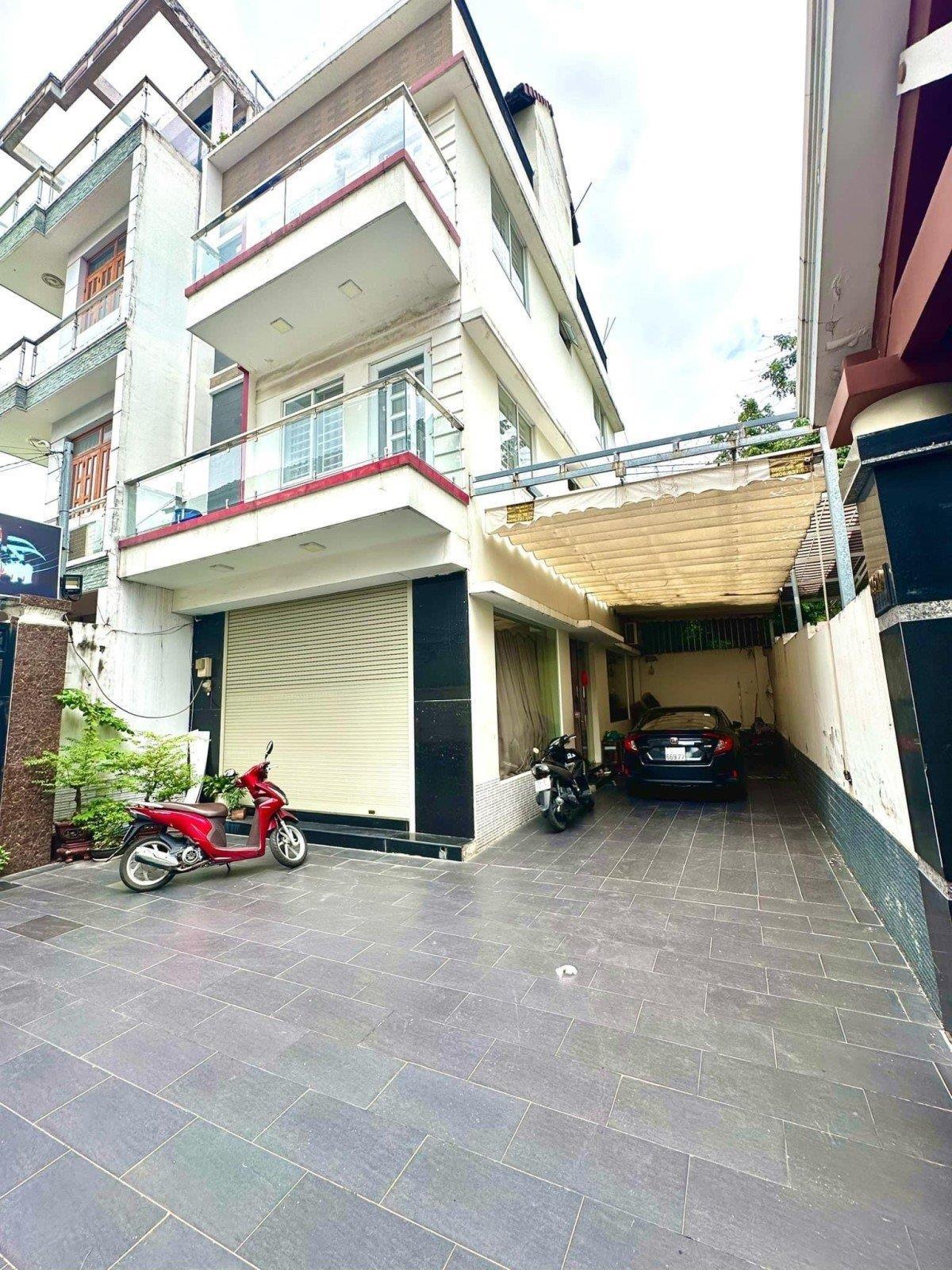Bán nhà Hoàng Diệu 2 Linh Trung 85m 8.3 x 12 - 4 tầng sân đậu ô tô một đời chủ.