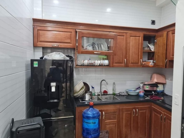 Khu vực bếp nằm ở trong tầng 1 ban-nha-dep-5-tang-trong-ngo-53-ngo-gia-tu-3